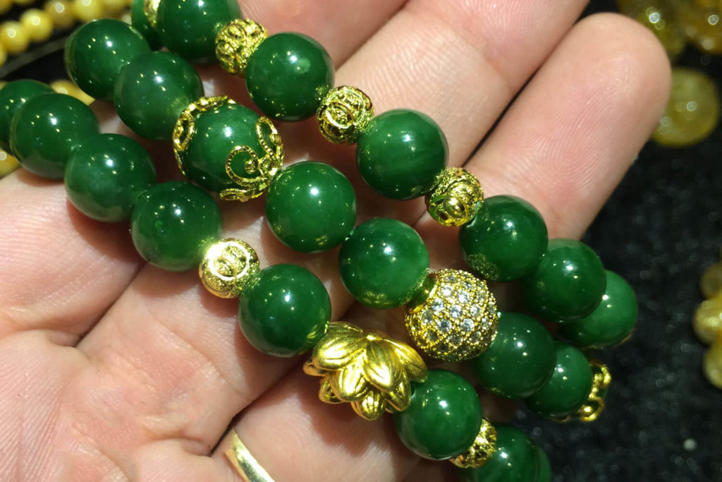 Chuỗi Vòng Ngọc Bích - Nephrite Jade Thiên Nhiên - Mix Vàng