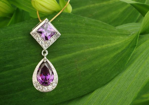 Mặt dây chuyền đá Spinel Tím