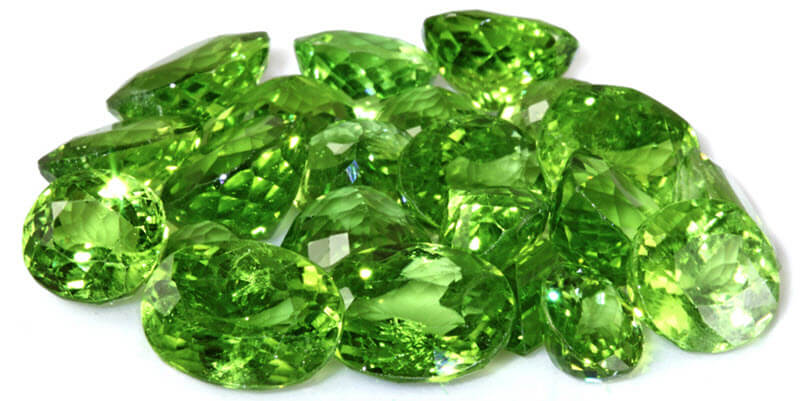 Đá Emerald Có Màu Xanh Lục đặc Trưng Đá Emerald Có Màu Xanh Lục đặc Trưng