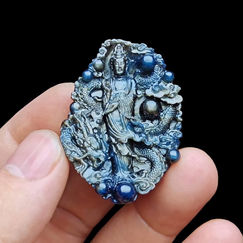 Mặt Quan Thế Âm Bồ Tát Cưỡi Rồng - Đá Sapphire Phan Thiết #MSP-250701-01